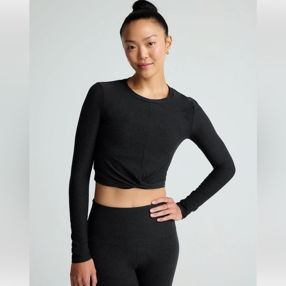Beyond Yoga Tops - Featherweight Center Stage Cropped Long Sleeve Pullover in Darkest Night